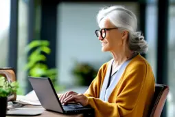 题，智慧银发族，警惕网络陷阱，守护数字生活安全