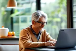 银发族智能生活新体验，全方位适老化App与便捷服务