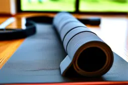 瑜伽垫、弹力带与打卡APP，打造高效健身之旅