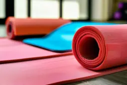 打造高效健身之旅，瑜伽垫、弹力带与打卡APP的完美组合