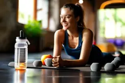 健身打卡、训练营、成果分享与教练答疑，打造你的减脂饮食群