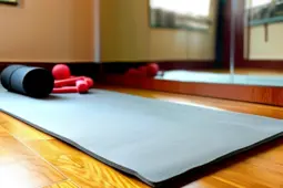 健身镜与辅助工具，提升瑜伽垫和弹力带使用效率的秘诀