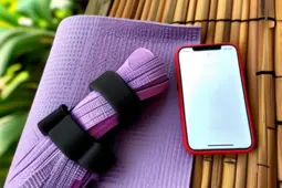 瑜伽垫、弹力带与打卡APP，提升健身效率的三大神器