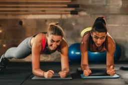 打造个性化健身进阶计划，为不同人群定制专属训练