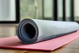 瑜伽垫与弹力带的完美搭档，提升健身效率的必备工具