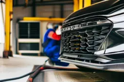 汽车保养全攻略，常规检查、故障诊断与维修避坑，新能源车辆的空调清洗