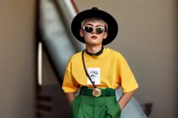 潮流青年的时尚密码，蛋挞与95后00后的穿搭美妆革命