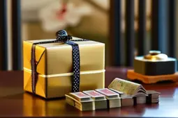 职场礼仪指南，现金礼品与晋升、年会团建等场合的礼仪禁忌