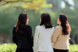 闺蜜的力量，95后、00后的校园生活与职业启航