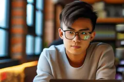 95后、00后青年的创业与副业指南，如何利用低门槛项目实现技能变现