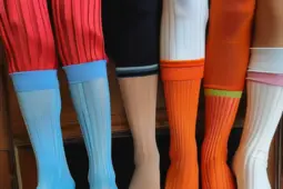 时尚搭配秘籍，长袜的点睛之笔