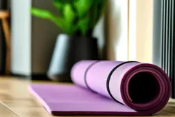 瑜伽垫与弹力带，健身效率提升的辅助利器