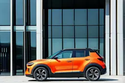 紧凑型车市场动态，全面覆盖燃油与新能源车型，中外品牌竞争分析