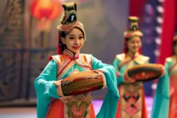 民族歌舞的现代演绎—国风影视与非遗技艺的文化传承